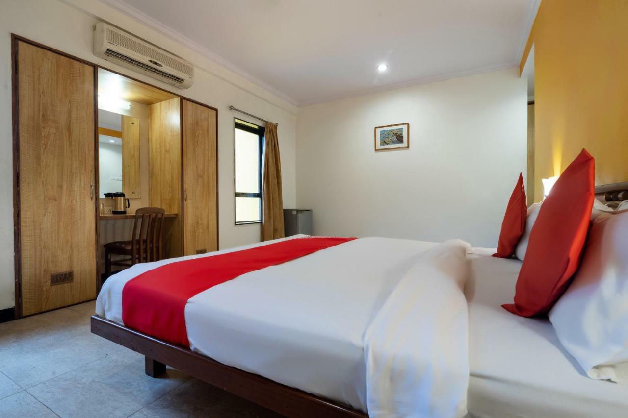 Oyo 44695 Hotel Mango Sawantwadi Екстериор снимка