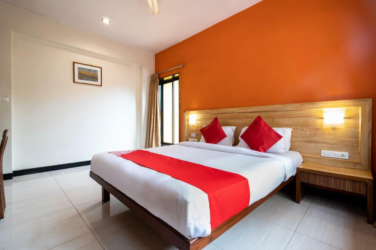 Oyo 44695 Hotel Mango Sawantwadi Екстериор снимка