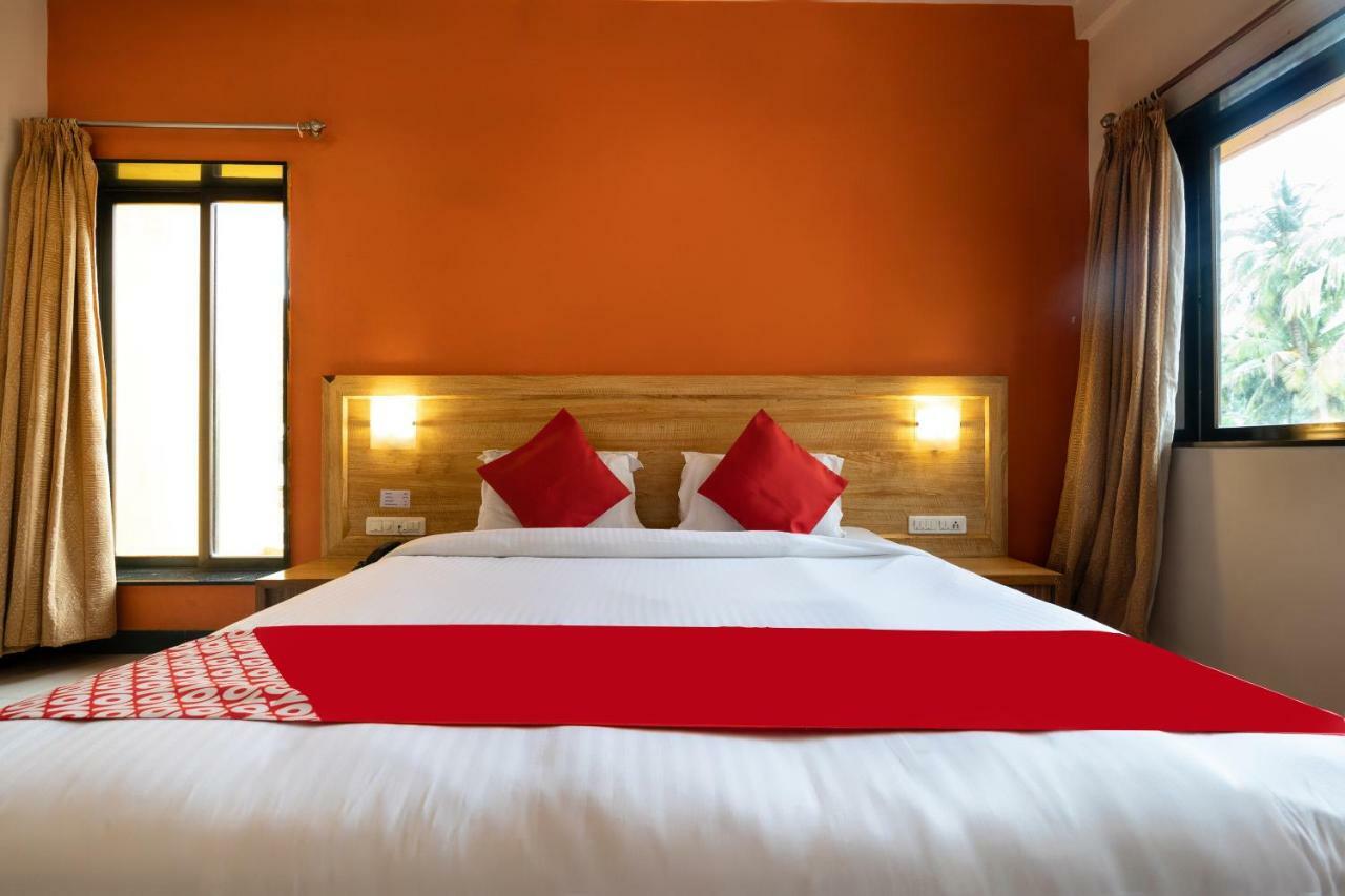 Oyo 44695 Hotel Mango Sawantwadi Екстериор снимка