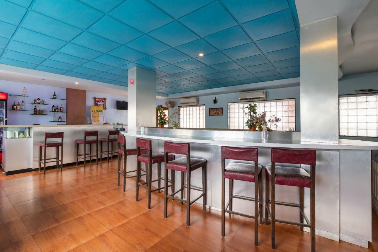 Oyo 44695 Hotel Mango Sawantwadi Екстериор снимка