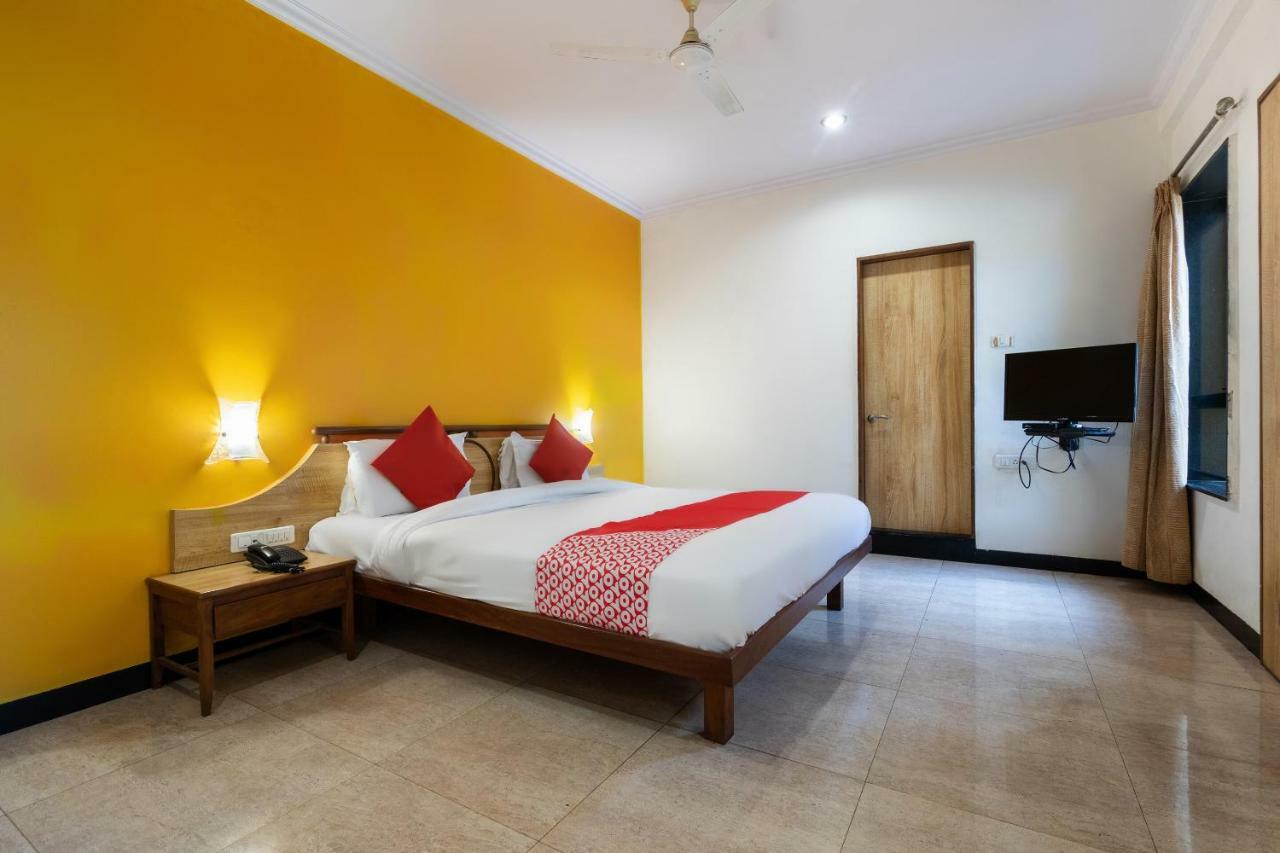 Oyo 44695 Hotel Mango Sawantwadi Екстериор снимка
