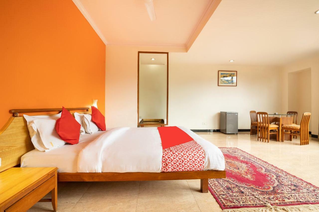 Oyo 44695 Hotel Mango Sawantwadi Екстериор снимка