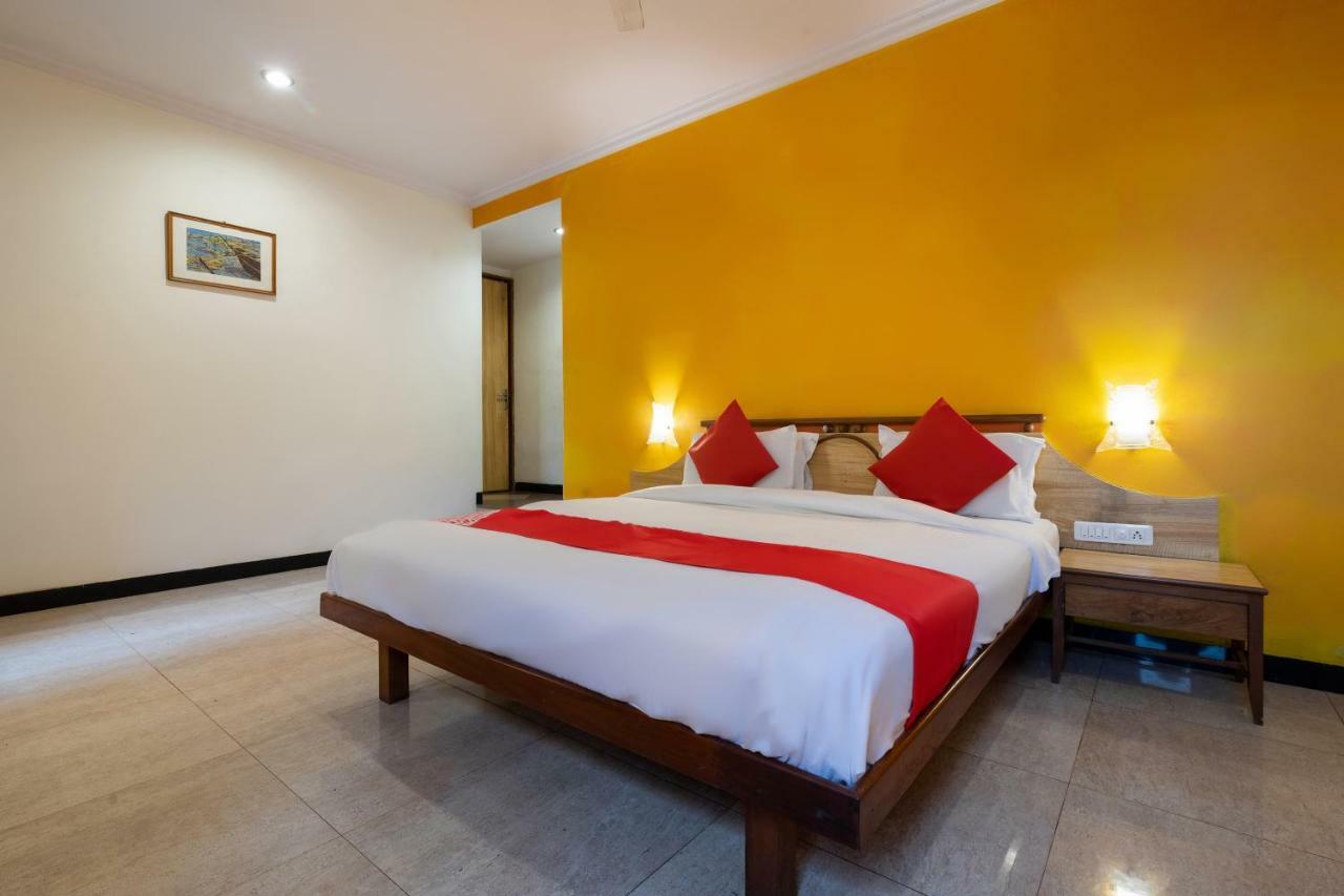 Oyo 44695 Hotel Mango Sawantwadi Екстериор снимка